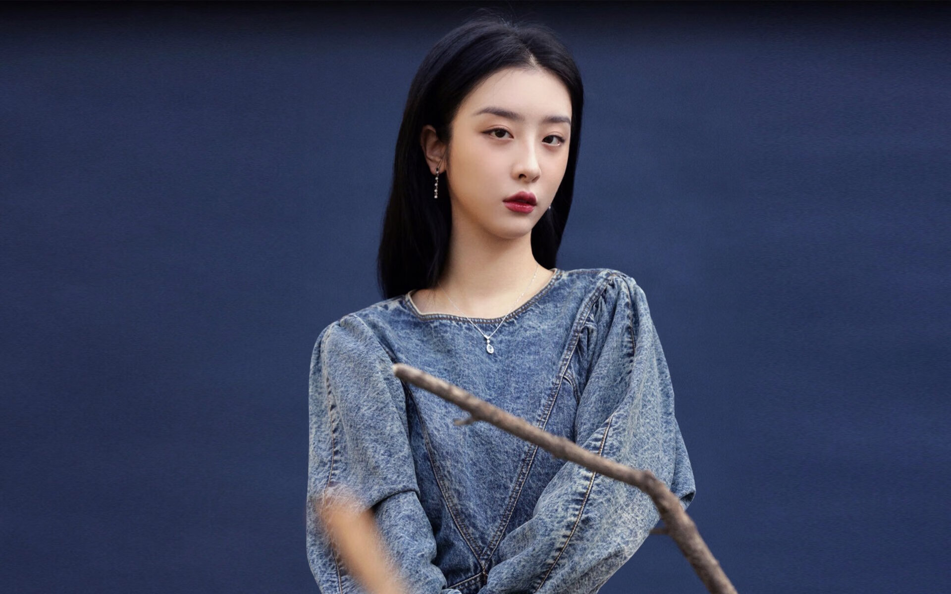 东契奇与导演合作推出篮球纪录片,聚焦梦想与现实,东契奇谈自己的篮球偶像