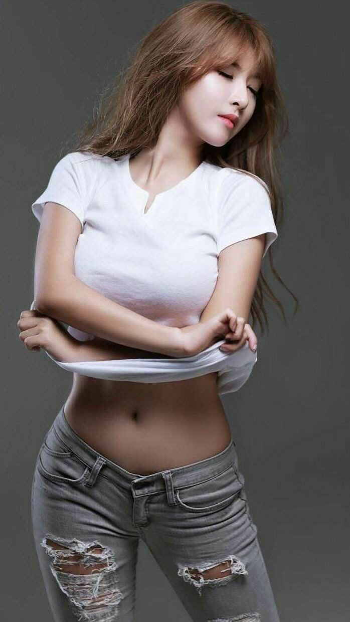 德甲比赛中，精彩反击和战术变革成为焦点，德甲现场