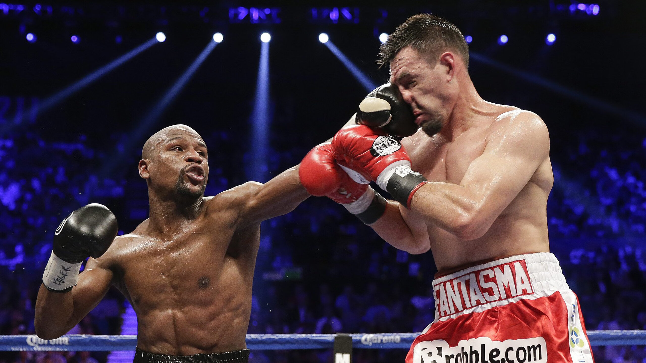 湖人核心训练照曝光肌肉线条惊人，nba湖人训练